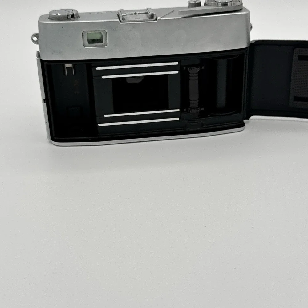 Petri 7 Rangefinder 35mm Film Camera C Petri 4.5cm Lens Japan w/‎ Case Untested